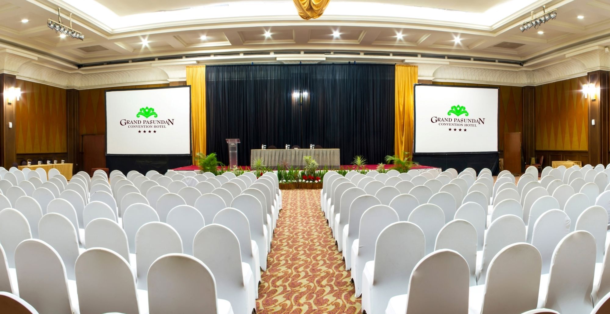 Grand Pasundan Convention Hotel Bandung Luaran gambar